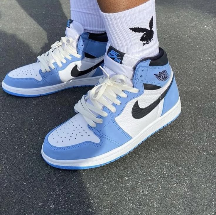 Shoes nike air jordan 1 university blue