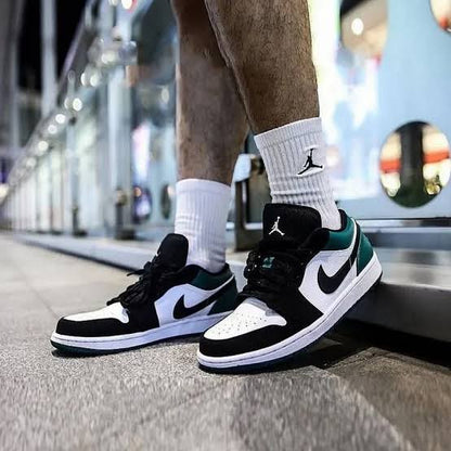 Shoes nike air jordan 1 low mystic green 💚