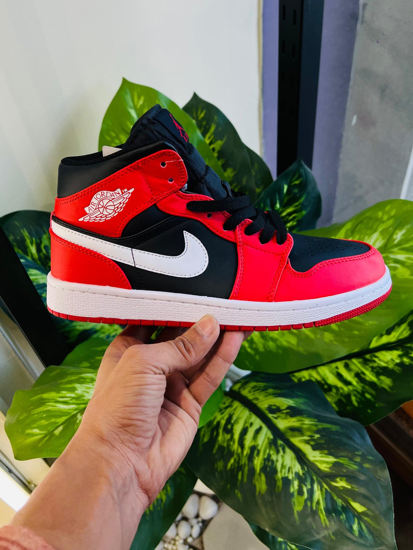 Shoes nike air jordan 1 red black high