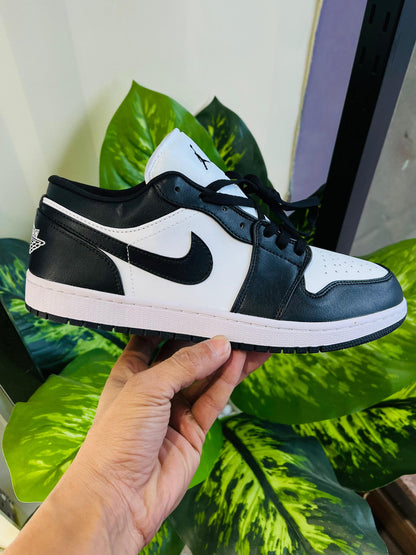 Shoes nike air jordan 1 panda low