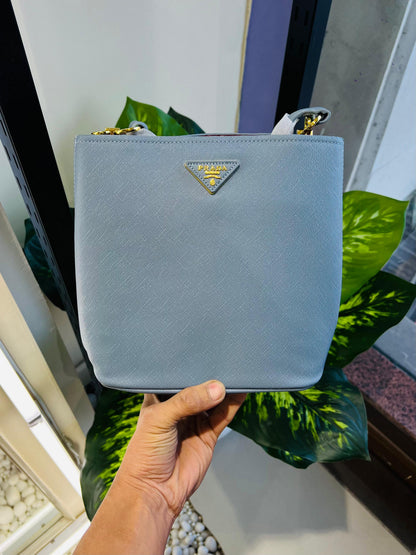 Ladies purse prada sky