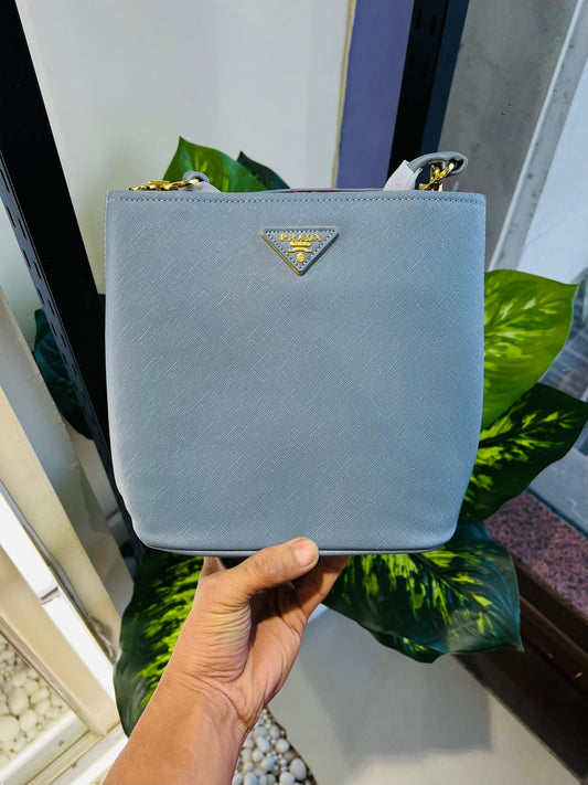 Ladies bag prada sky