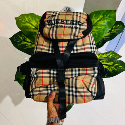 Backpack burberry worldly admired 🙌 tan
