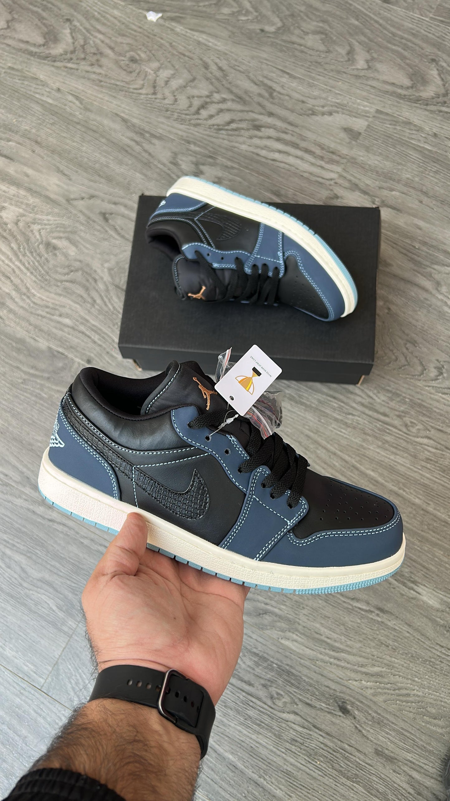 Shoes nike air jordan 1 blue