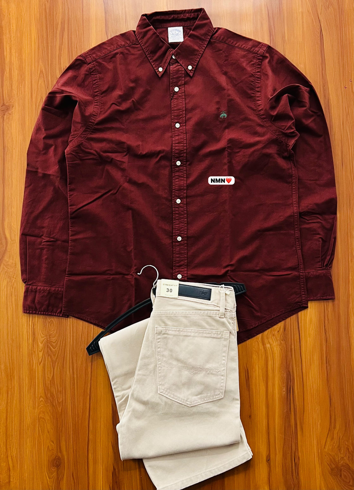 Shirt solid colour. Blast wash. Peach soft. Oxford fabric ( feels like velvet smooth ) so fckn damn awesome. Quality is speaking