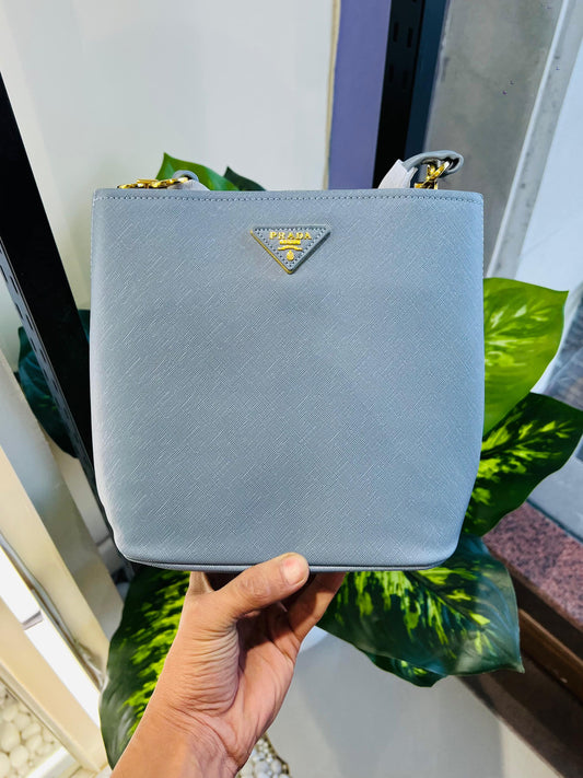 Ladies bag prada sky