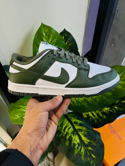 Shoes nike sb dunk olive green