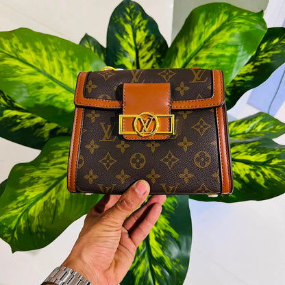 Ladies purse lv