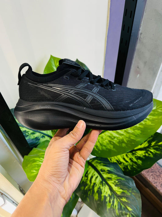 Shoes asics running all black