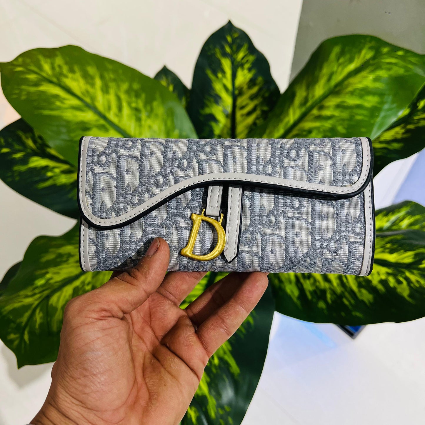Hand wallet/cluth christian dior