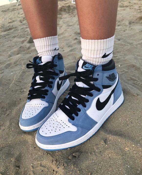 Shoes nike air jordan 1 university blue