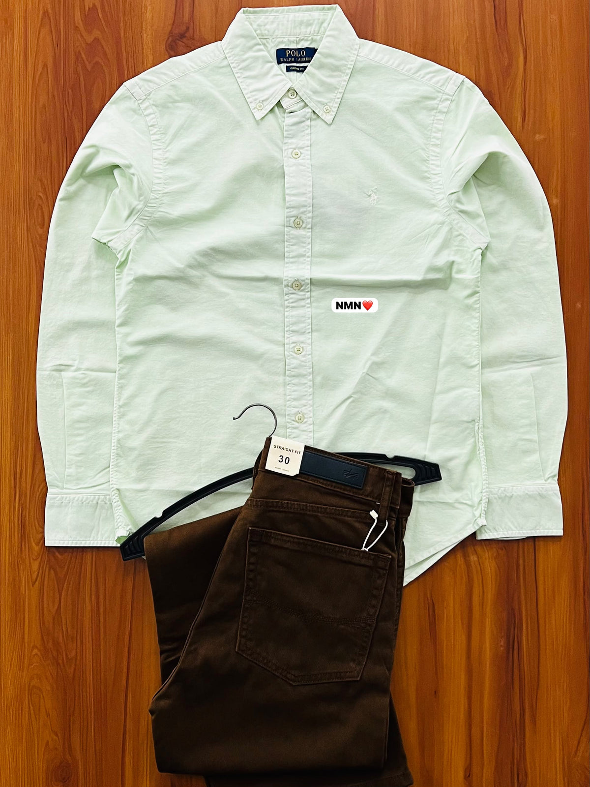 Shirt solid colour. Blast wash. Peach soft. Oxford fabric ( feels like velvet smooth ) so fckn damn awesome. Quality is speaking