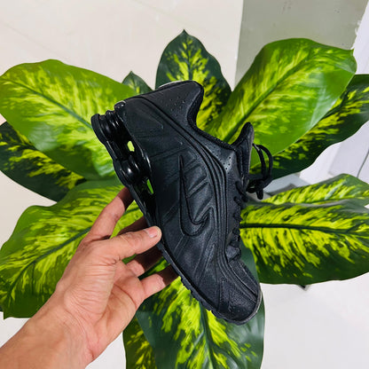 Shoes nike shox all black