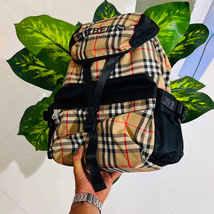 Backpack burberry worldly admired 🙌 tan