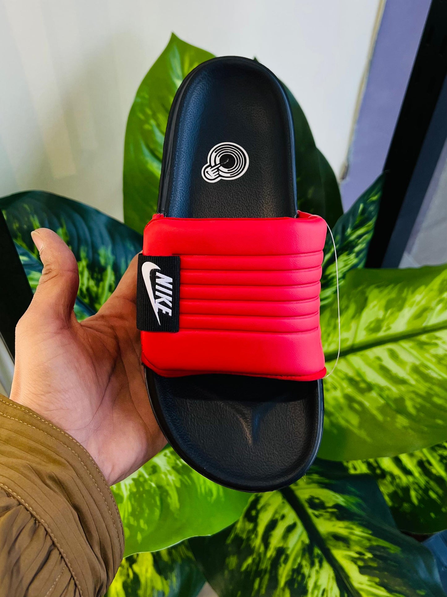 Slippers nike black red