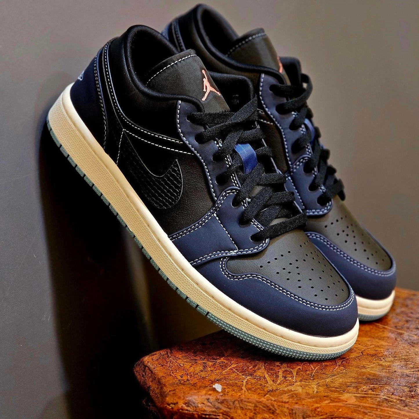 Shoes nike air jordan 1 blue