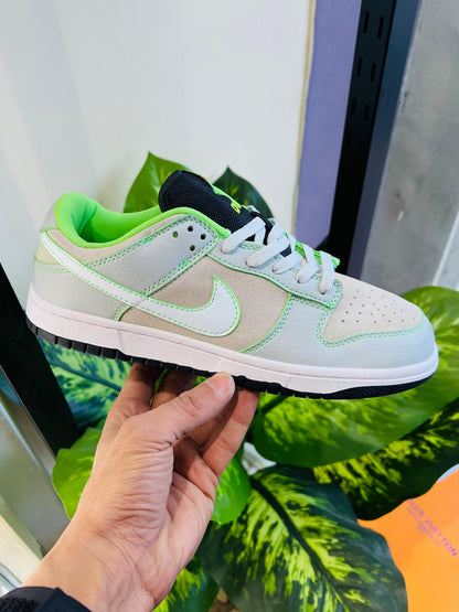 Shoes nike sb dunk neon green grey matching