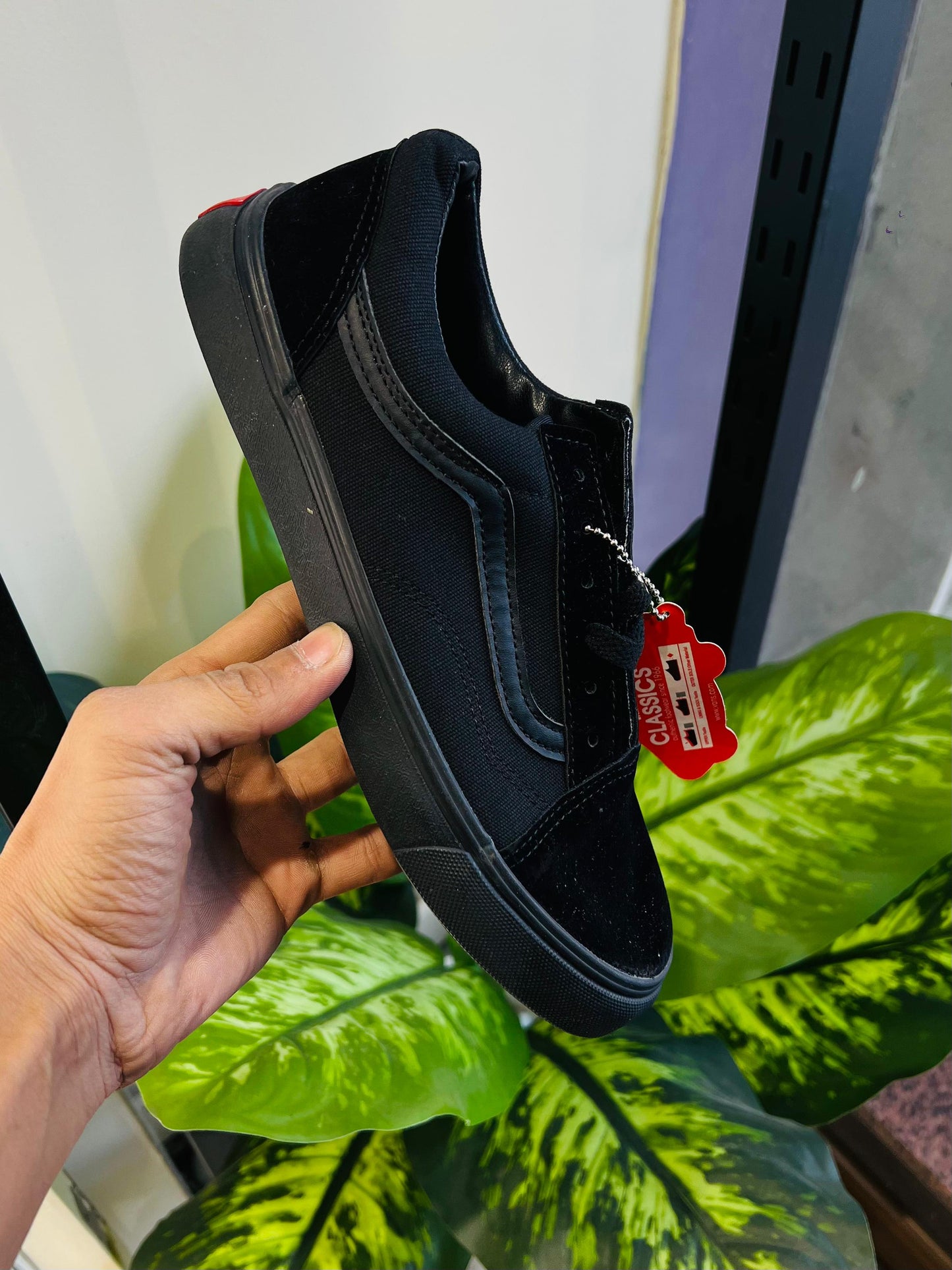 Shoes vans off the wall old skool