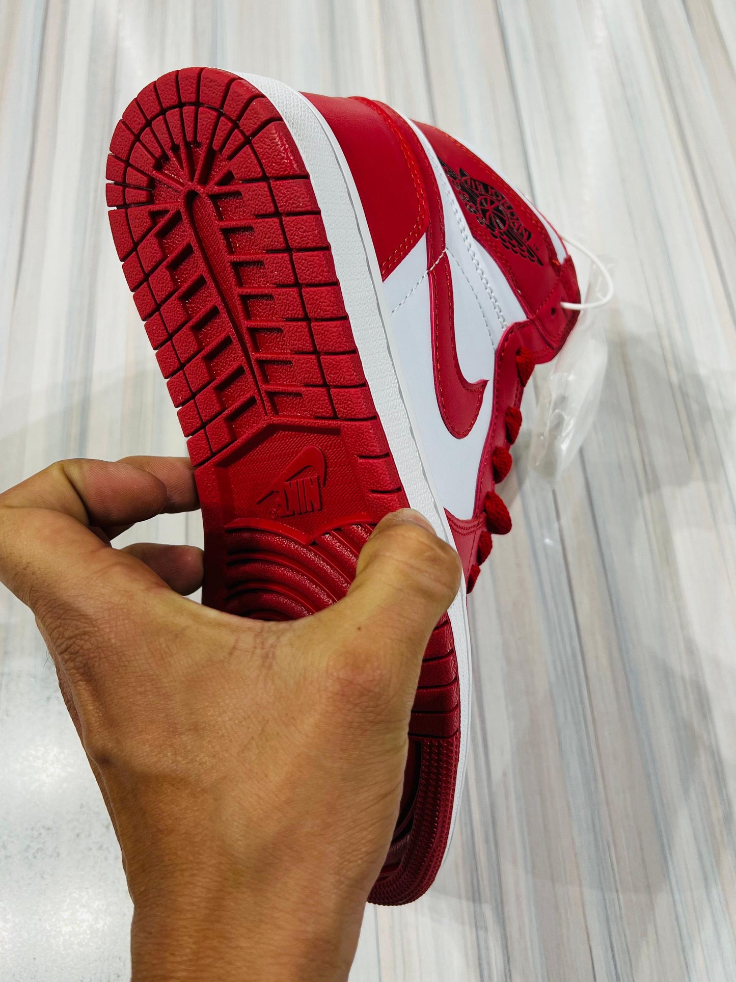 Shoes nike air jordan 1 red high