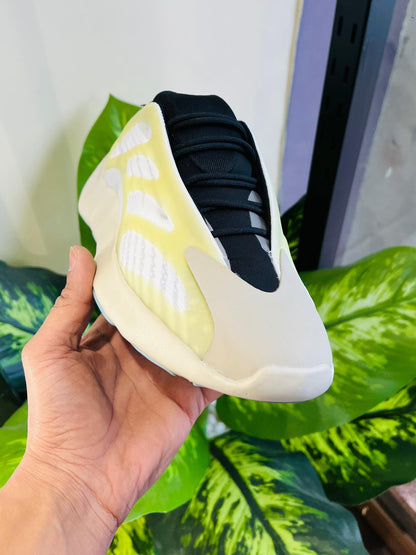 Shoes adidas yeezy 700 v3