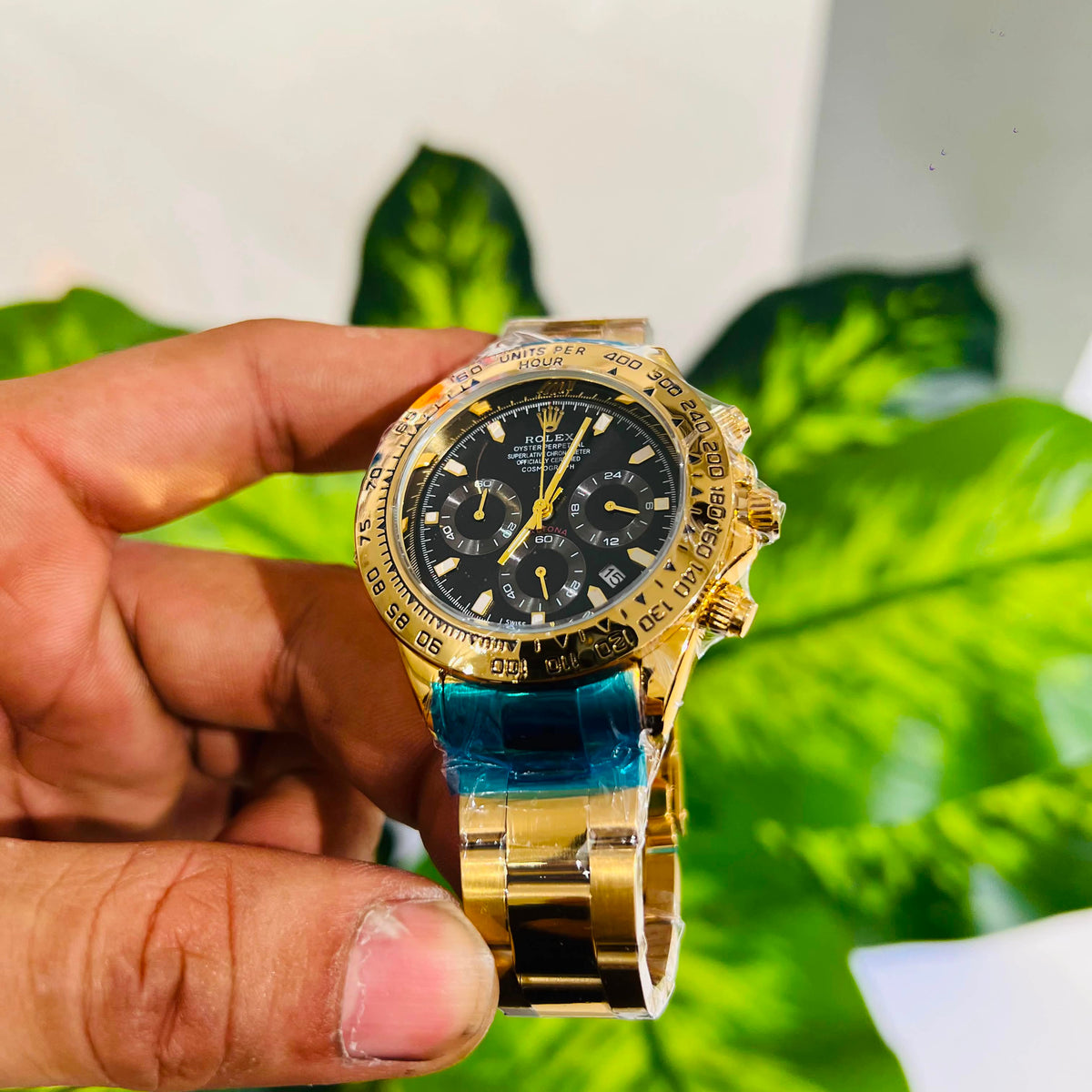 Watch rolex gold black