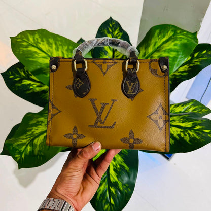 Ladies purse lv