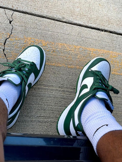 Shoes nike sb dunk green white