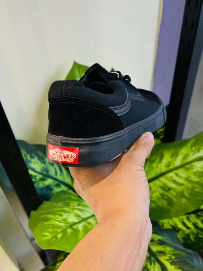 Shoes vans off the wall old skool