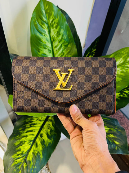 Ladies purse lv