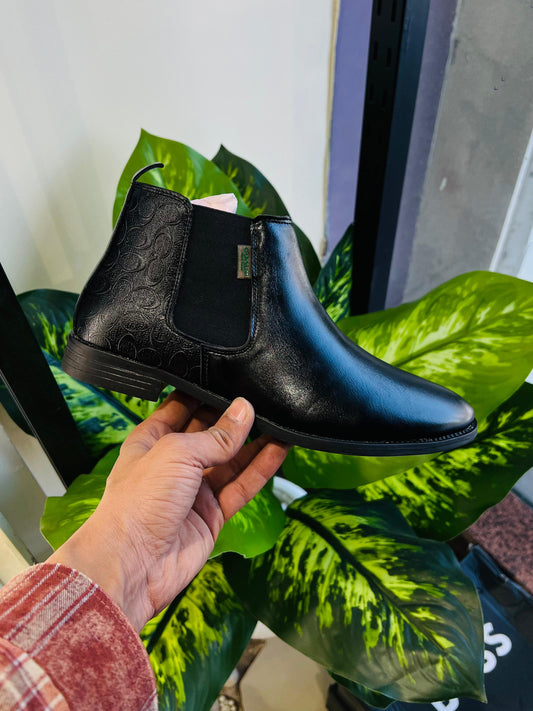 Formal chelsea coach black