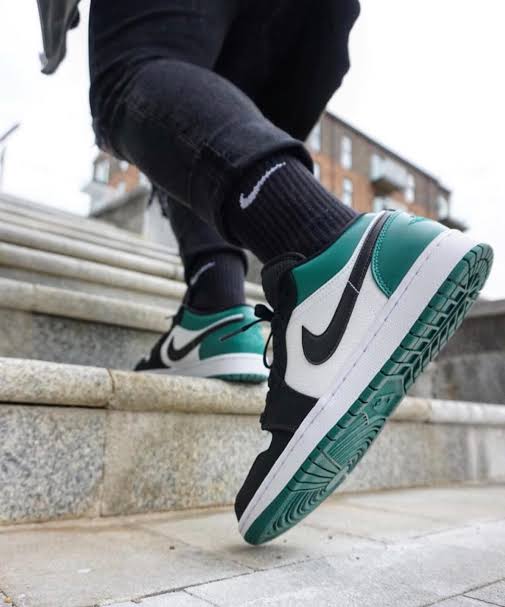 Shoes nike air jordan 1 low mystic green 💚