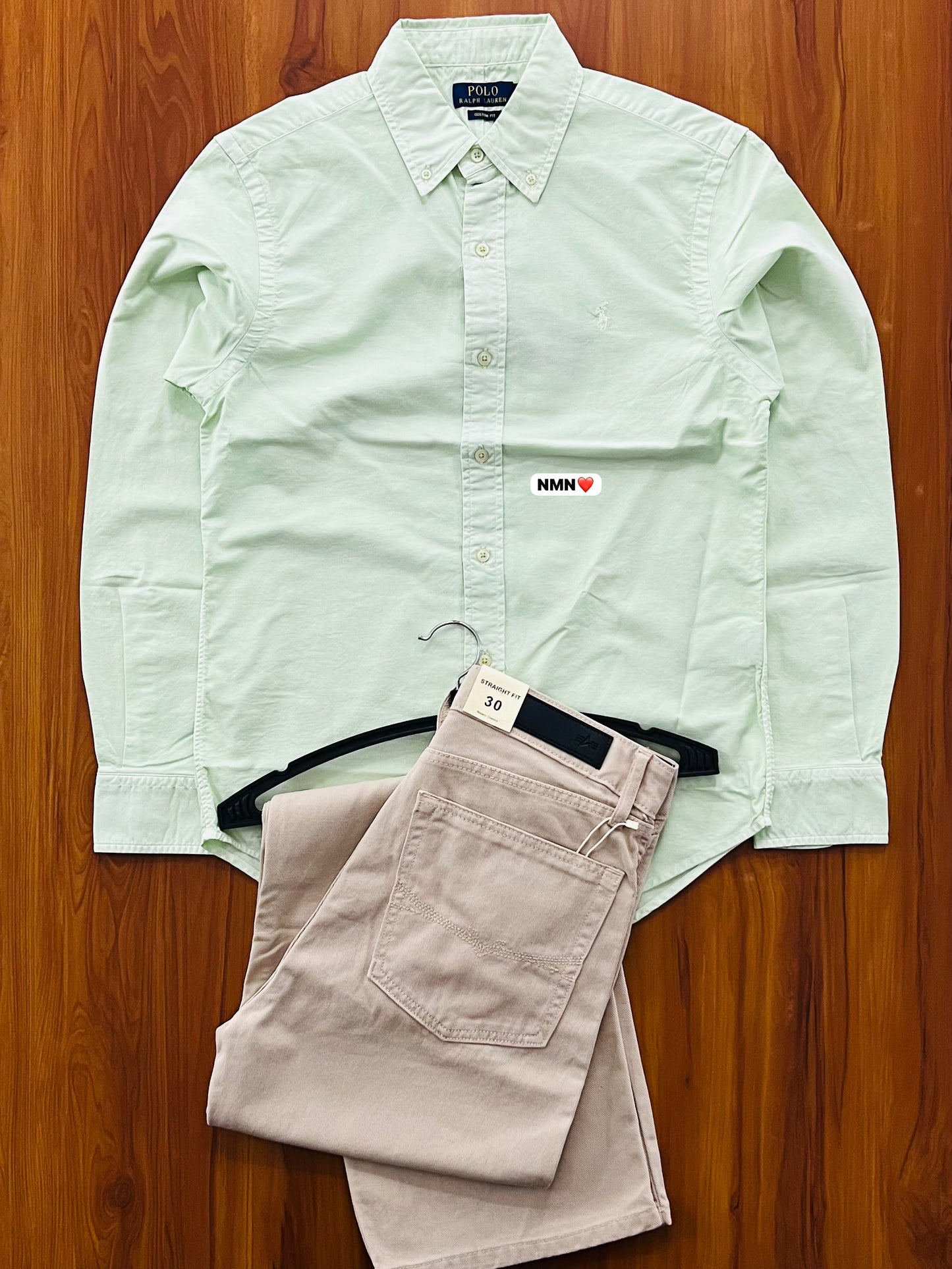 Shirt solid colour. Blast wash. Peach soft. Oxford fabric ( feels like velvet smooth ) so fckn damn awesome. Quality is speaking
