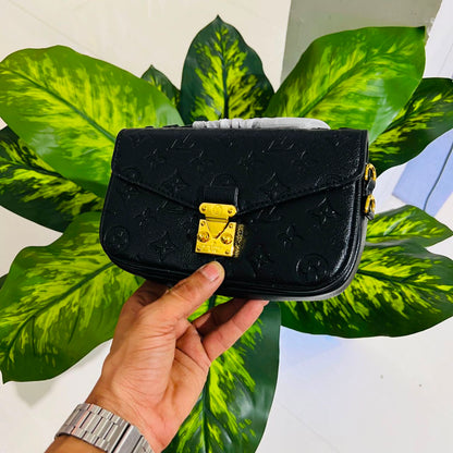 Ladies purse lv