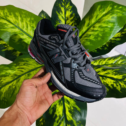 Shoes new balance 1906