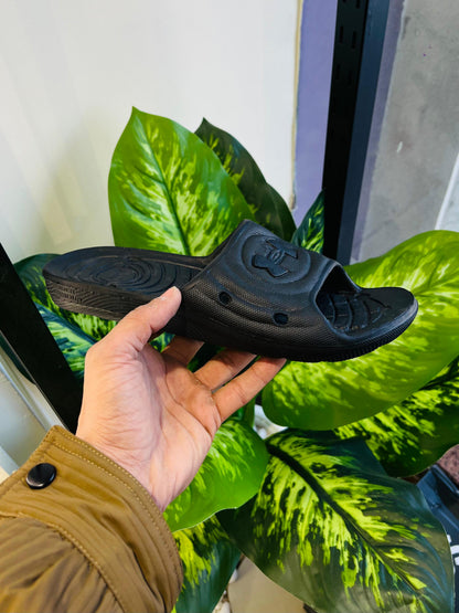 Slippers under armour all black unibody offroading