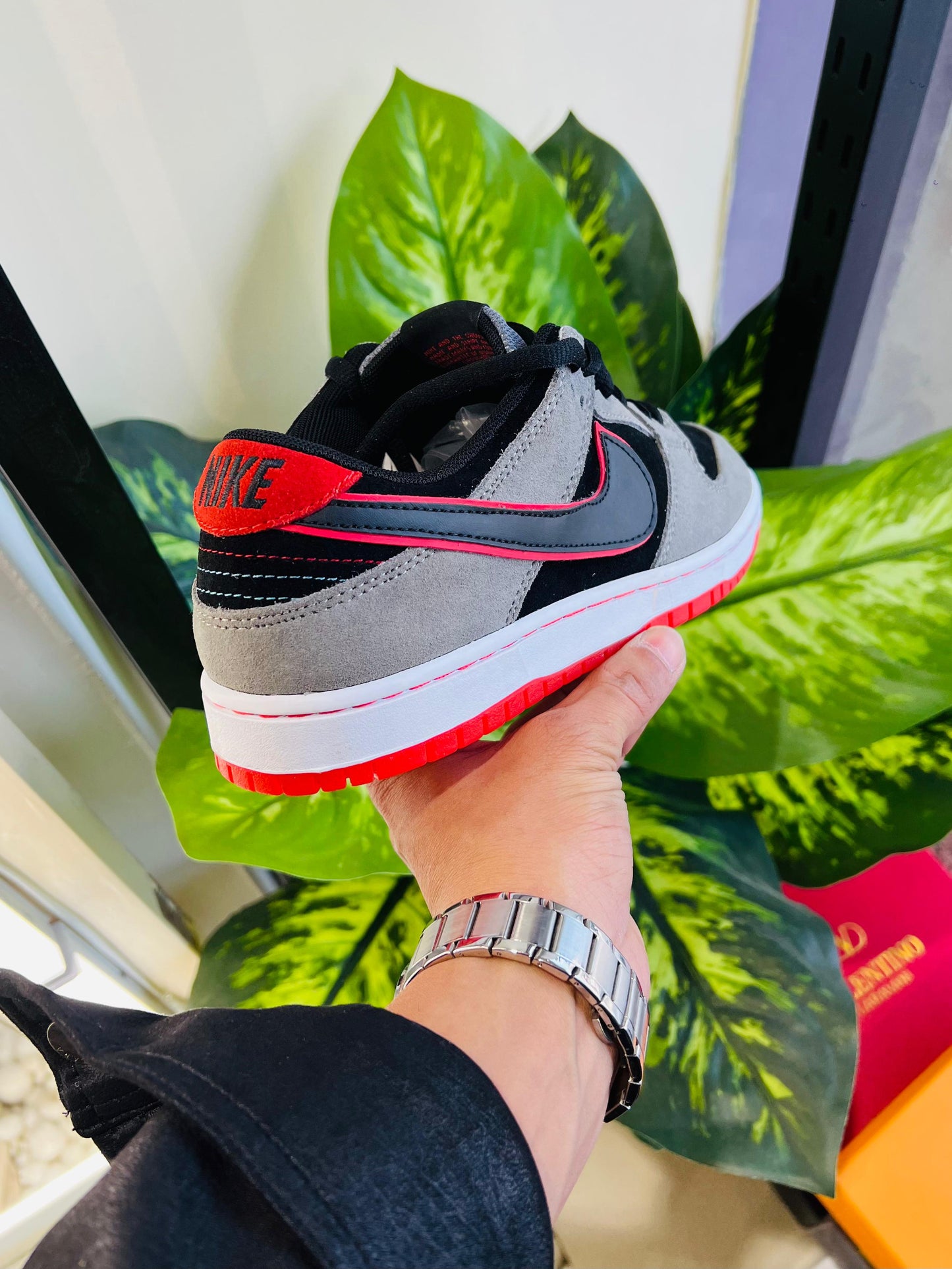 Shoes Nike sb dunk grey red matching