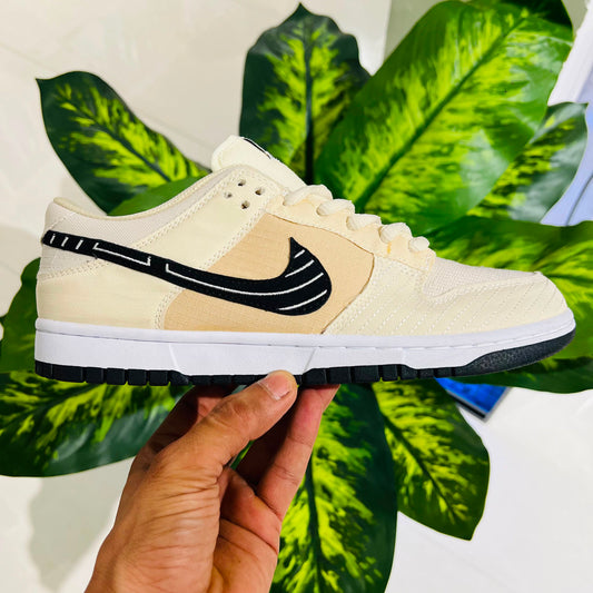 Shoes nike sb dunk cream off white black swoosh
