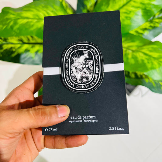 Perfume diptyque fleur de peau