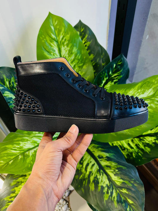 Shoes christian louboutin red botton red sole spike