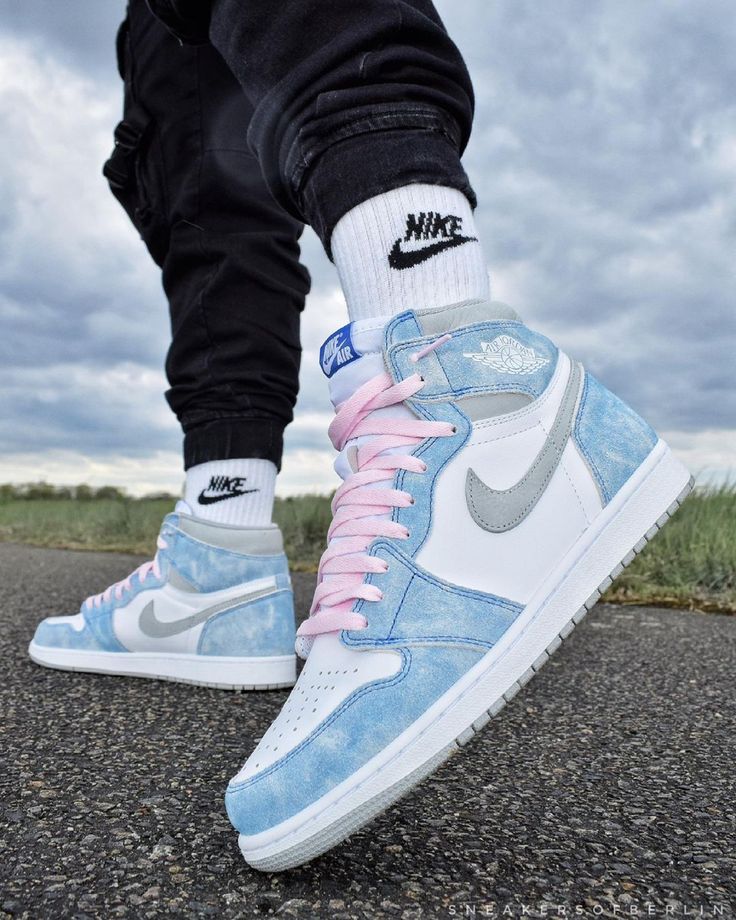 Shoes nike air jordan 1 og hyper royal