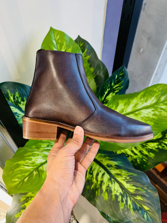 Formal chelsea brown woodsole wood colour cuban heel