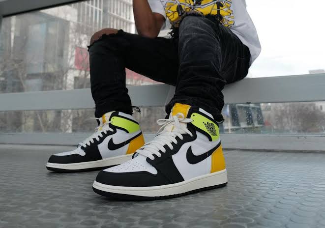 Shoes nike air jordan high volt gold