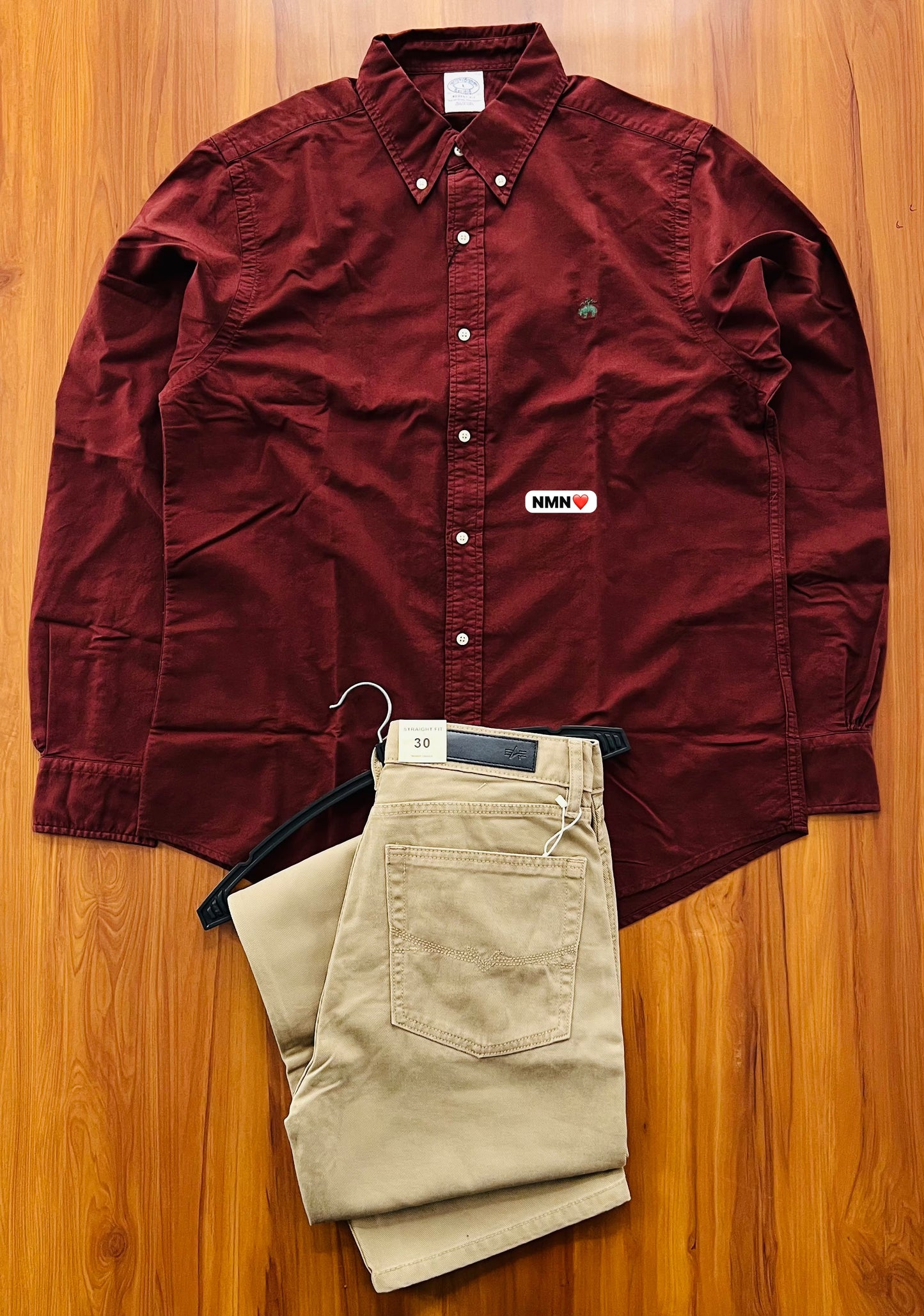 Shirt solid colour. Blast wash. Peach soft. Oxford fabric ( feels like velvet smooth ) so fckn damn awesome. Quality is speaking