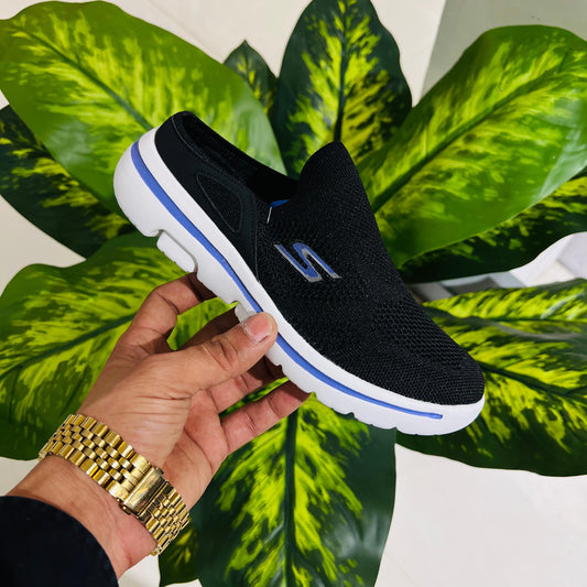 Shoes skecher slipons slipins black white slipper crocs
