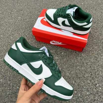 Shoes nike sb dunk green white