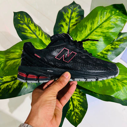 Shoes new balance black peach 1906