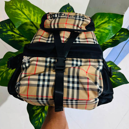 Backpack burberry worldly admired 🙌 tan