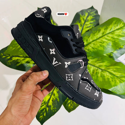 Shoes lv trainer black print
