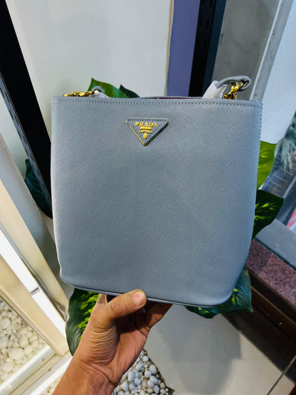 Ladies purse prada sky