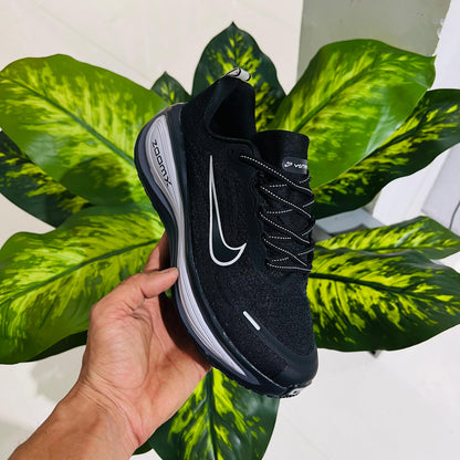 Shoes nike vomero plus black grey sole